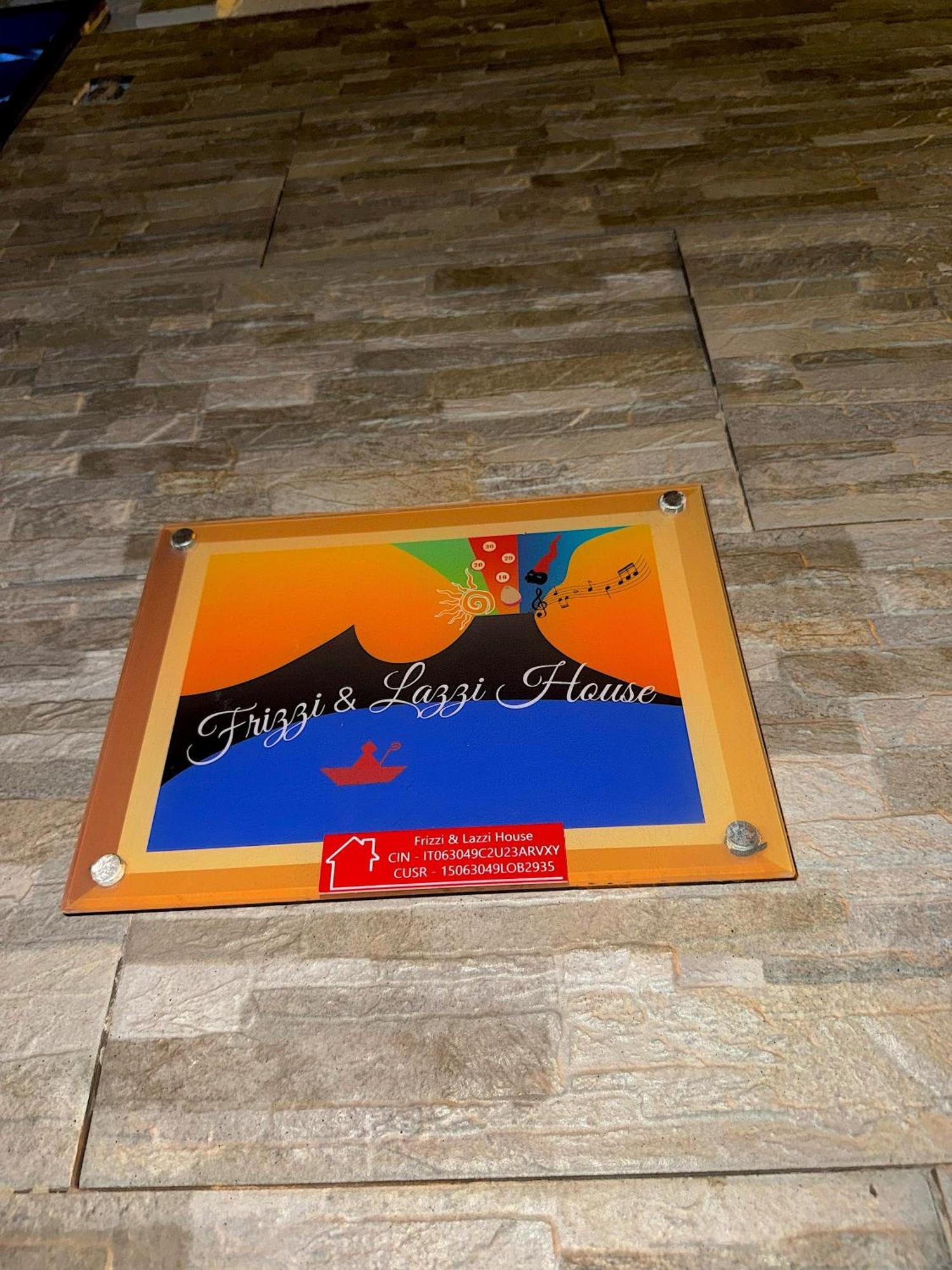 Frizzi & Lazzi House Daire Napoli Dış mekan fotoğraf