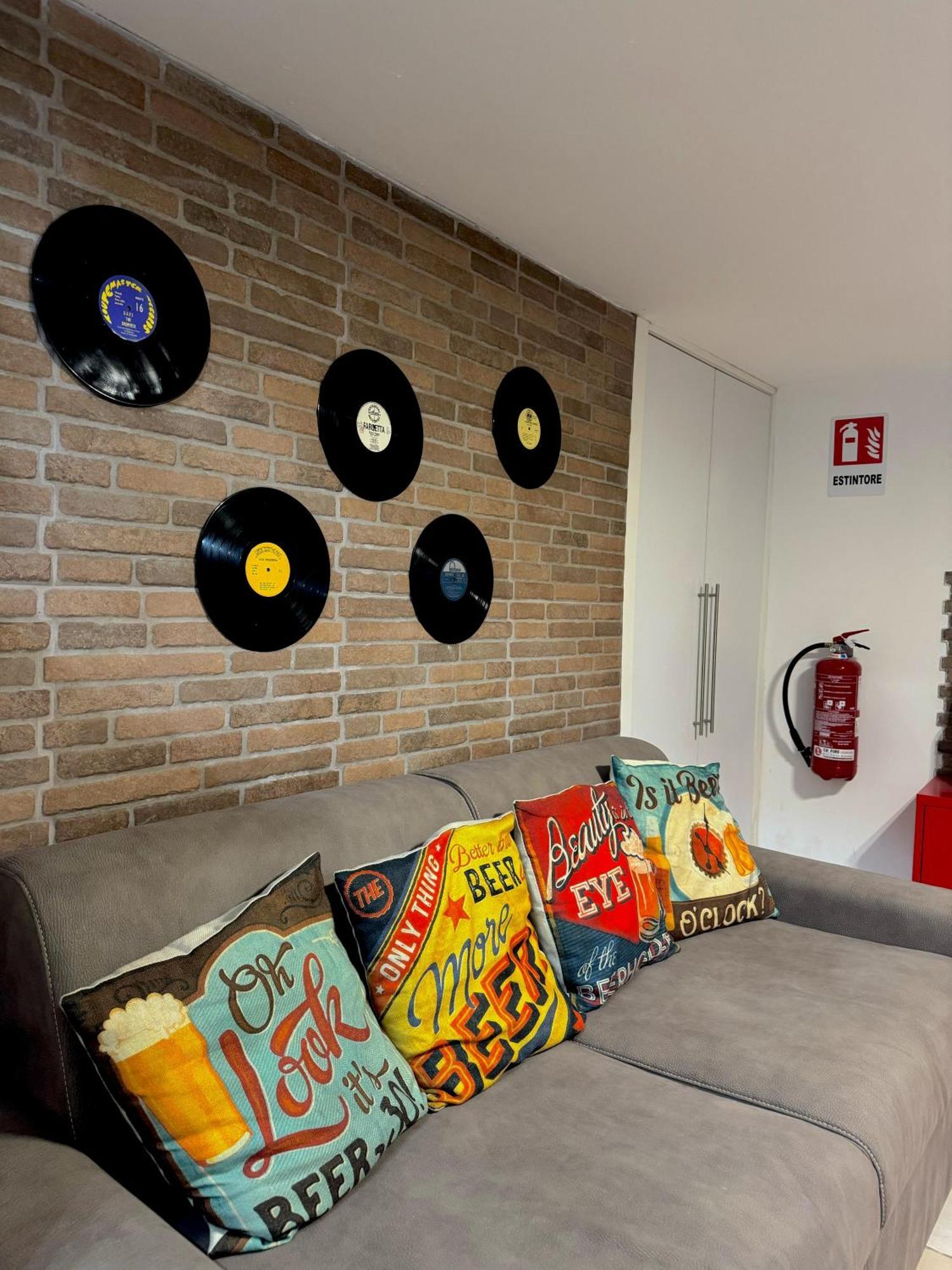 Frizzi & Lazzi House Daire Napoli Dış mekan fotoğraf